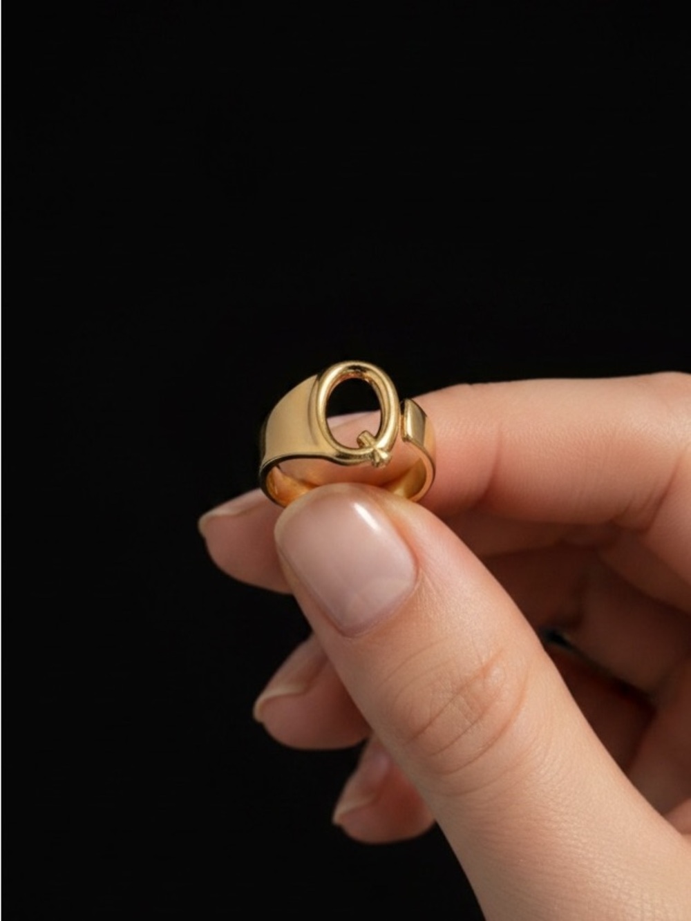 925 stamped with Gold overlay with Q letter Ring 1 size 4, 1 size 6 - Picture 3 of 3